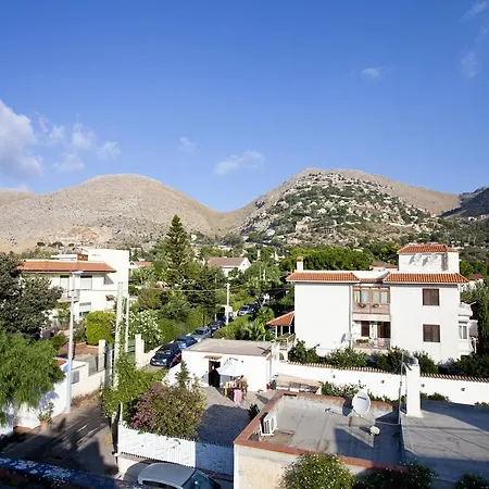 Lemon Tree Bed & Breakfast *